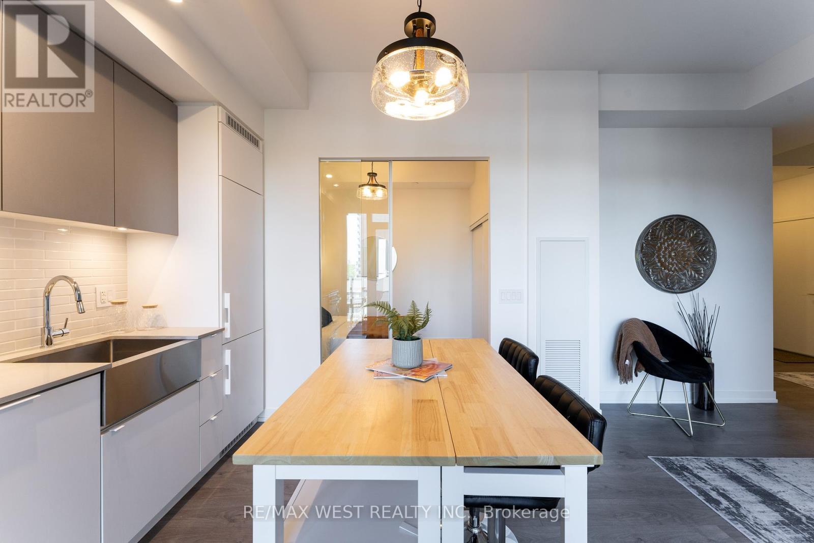 Photo 40 of 413 270 Dufferin Street, Toronto ON