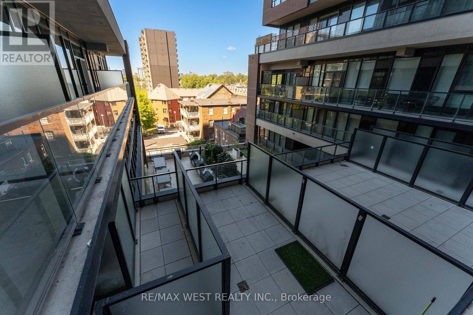 Photo 47 of 413 270 Dufferin Street, Toronto ON