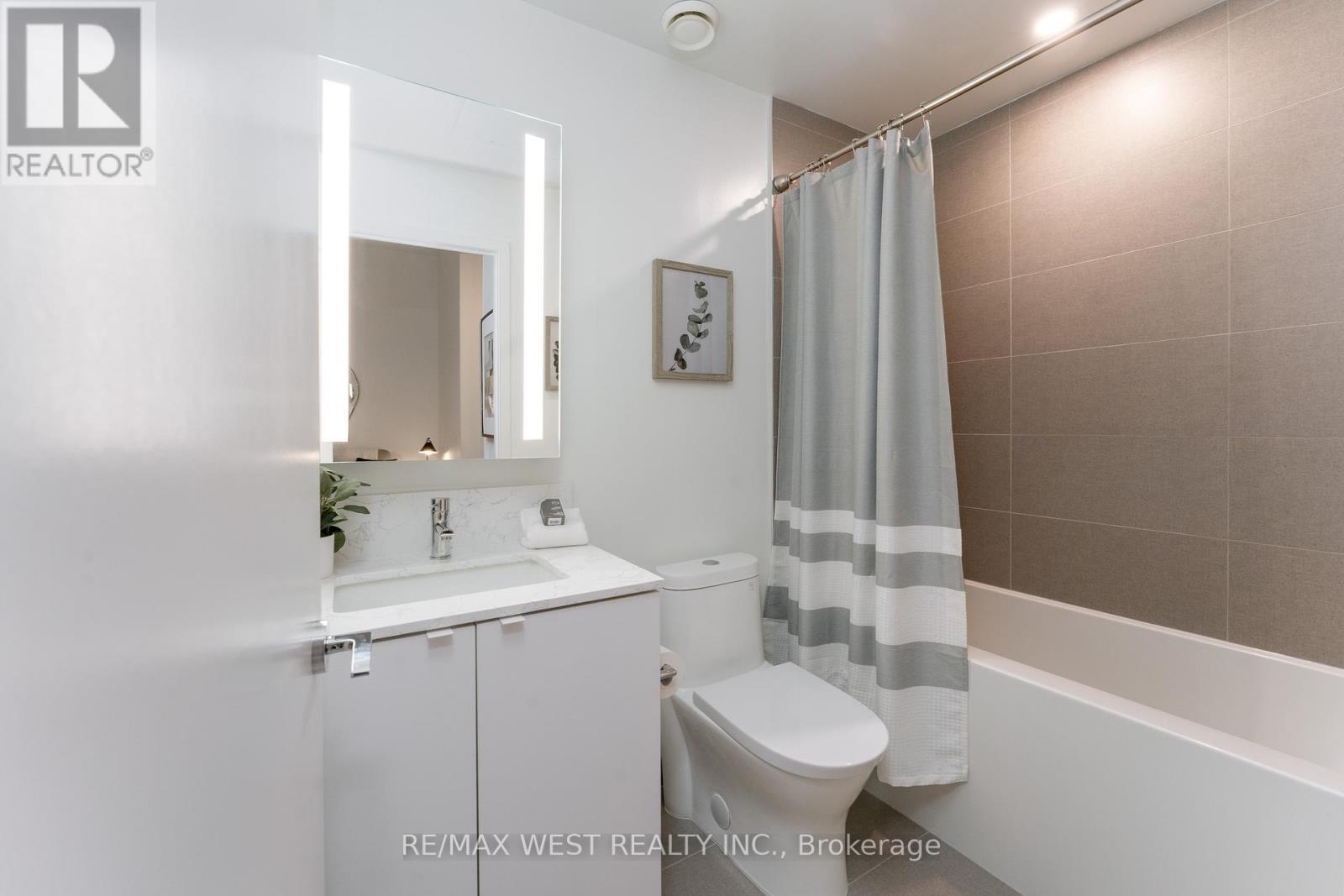 Photo 28 of 413 270 Dufferin Street, Toronto ON