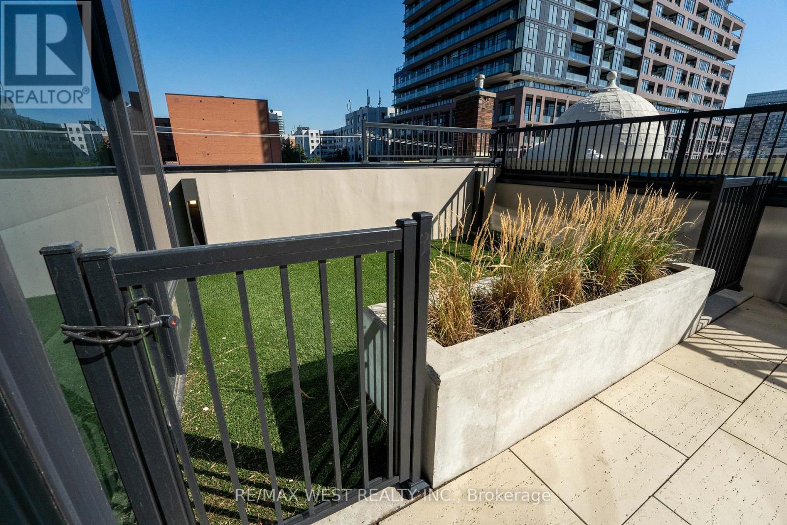 Photo 26 of 413 270 Dufferin Street, Toronto ON