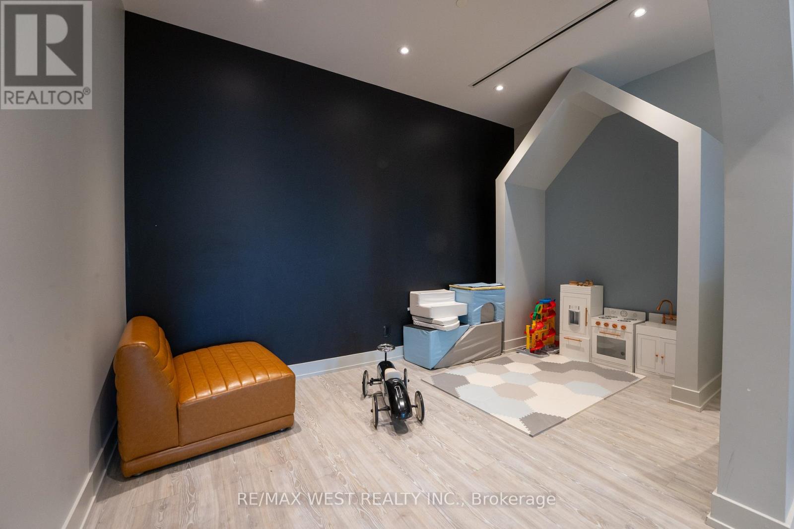 Photo 21 of 413 270 Dufferin Street, Toronto ON