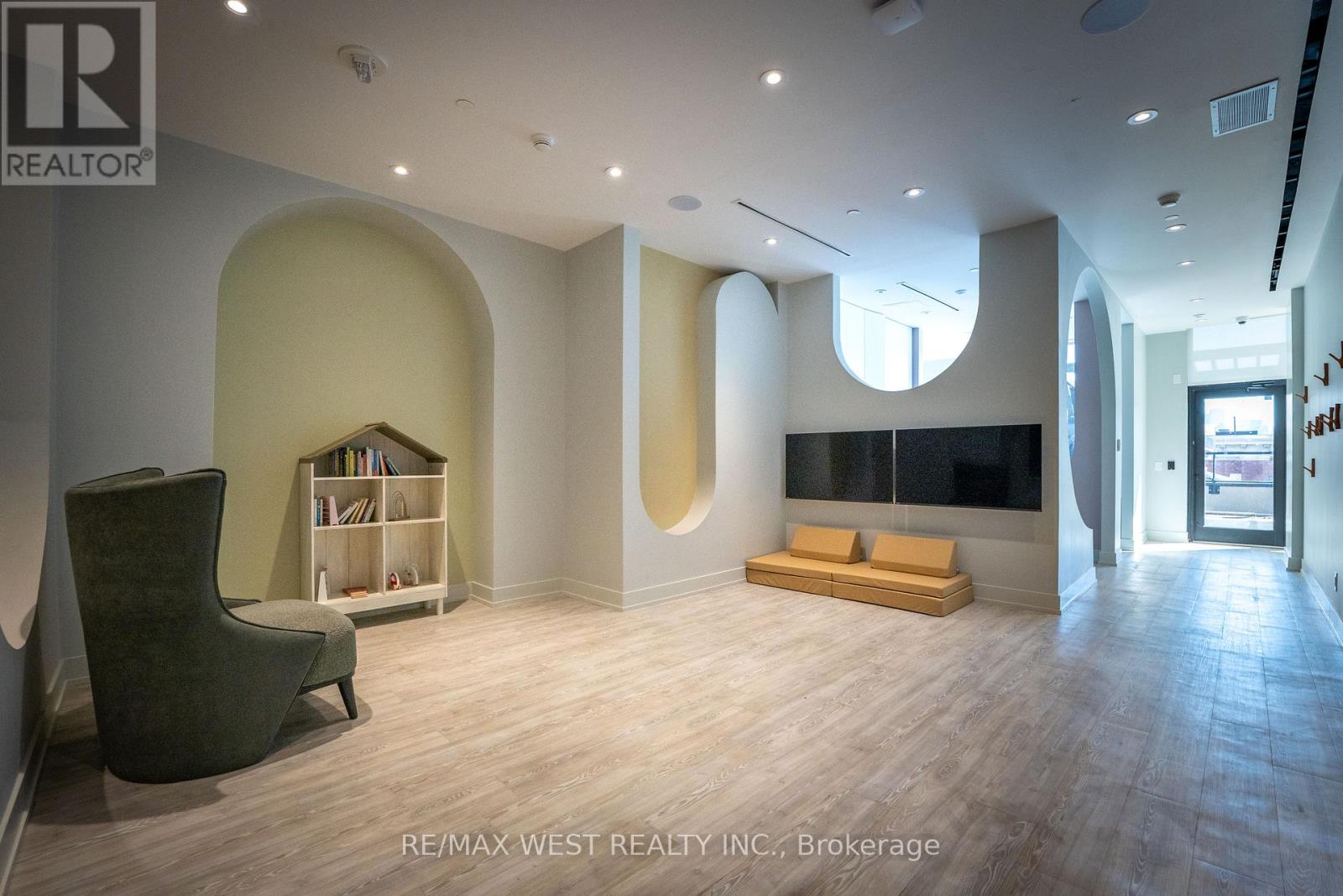 Photo 25 of 413 270 Dufferin Street, Toronto ON