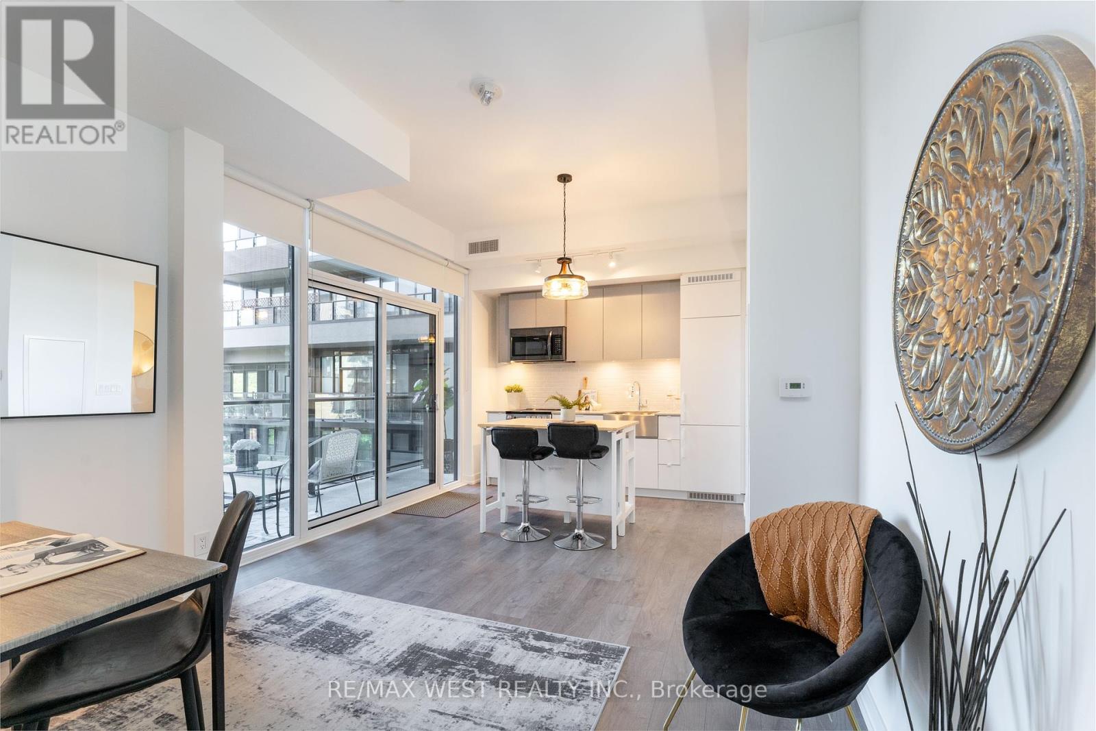 Photo 1 of 413 270 Dufferin Street, Toronto ON