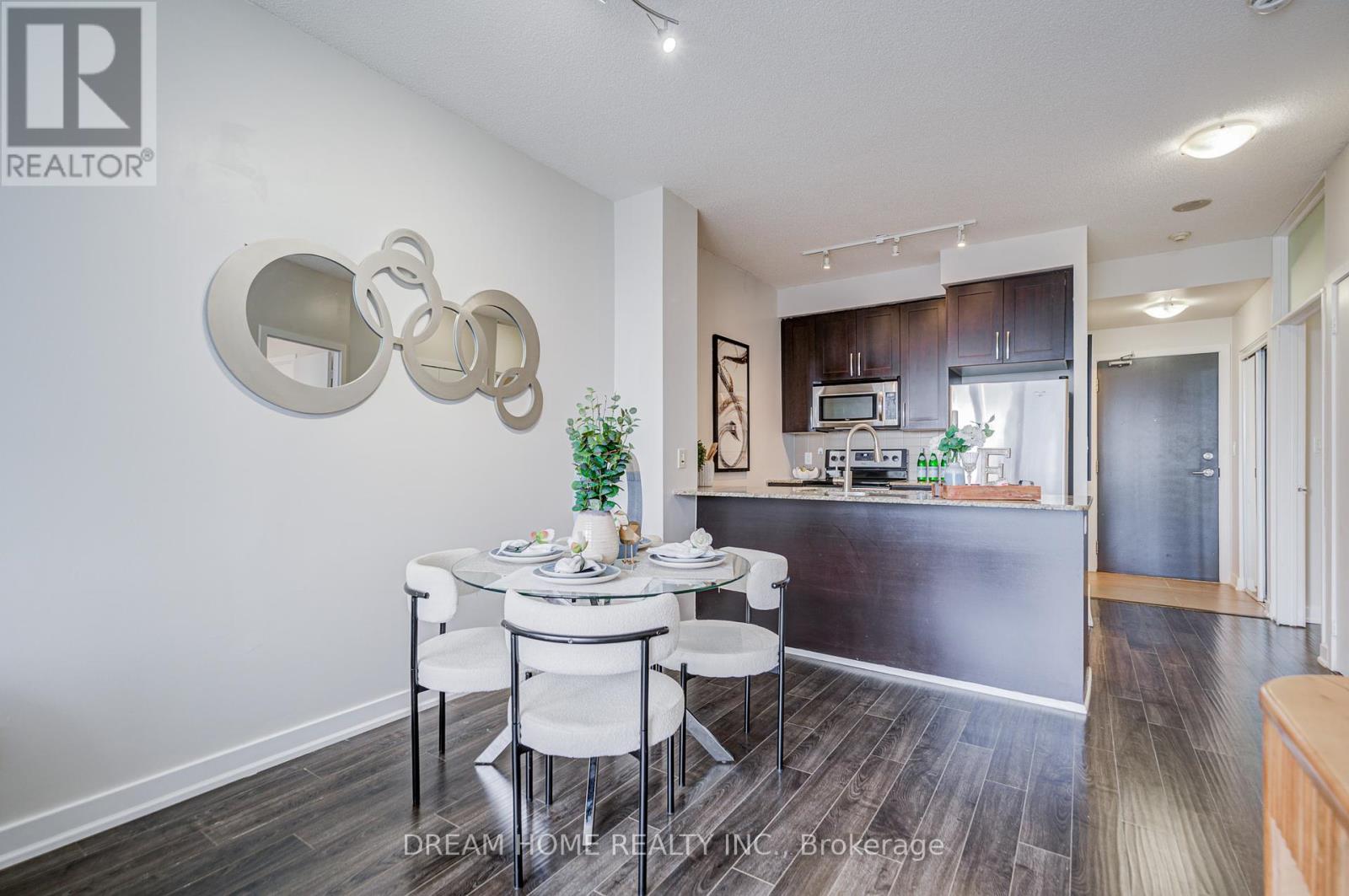 Photo 4 of 2408 4070 Confederation Parkway, Mississauga ON