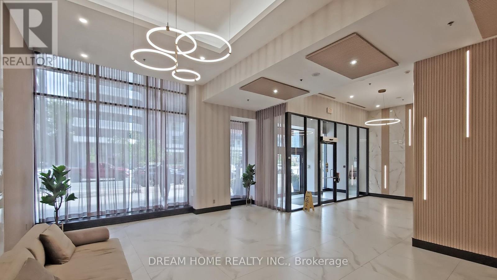 Photo 18 of 2408 4070 Confederation Parkway, Mississauga ON