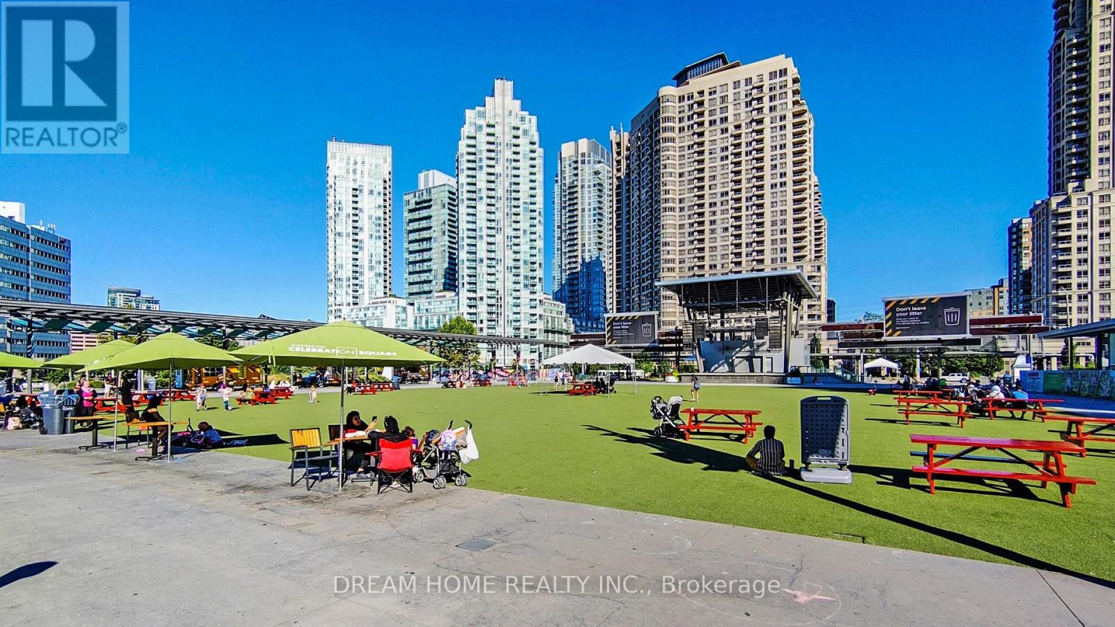 Photo 15 of 2408 4070 Confederation Parkway, Mississauga ON