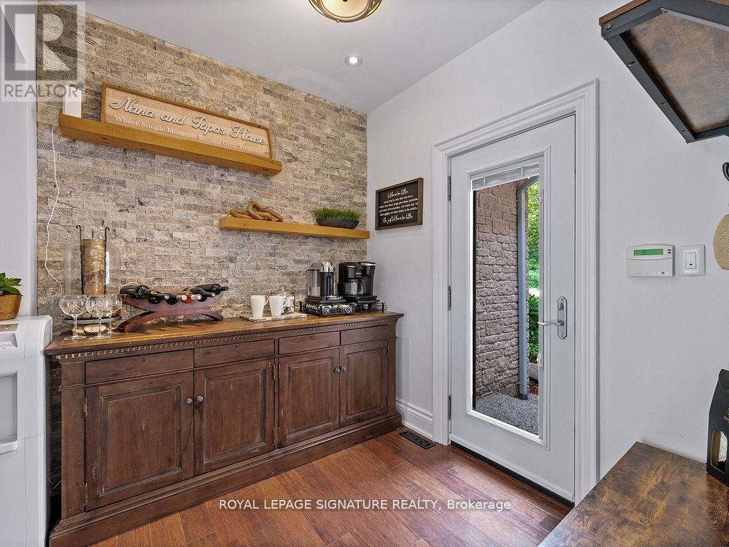 Photo 25 of 10 Forest Ridge Crescent, Halton Hills ON