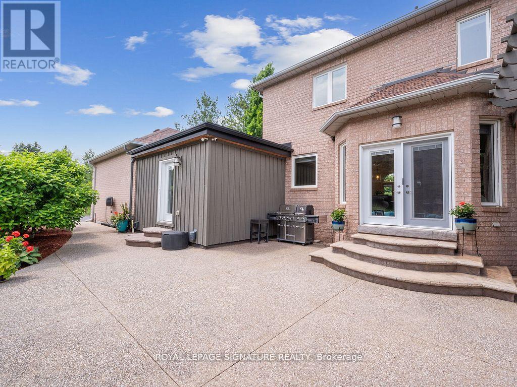 Photo 38 of 10 Forest Ridge Crescent, Halton Hills ON