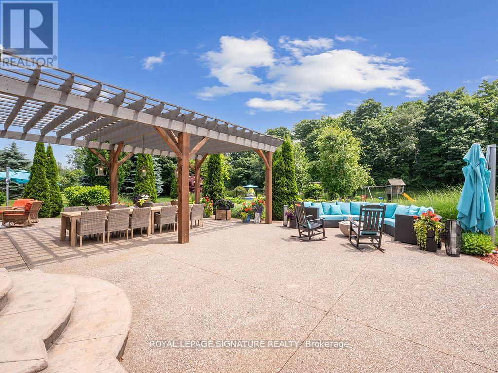 Photo 9 of 10 Forest Ridge Crescent, Halton Hills ON