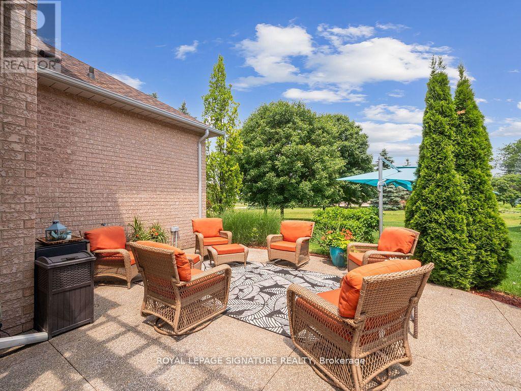 Photo 11 of 10 Forest Ridge Crescent, Halton Hills ON