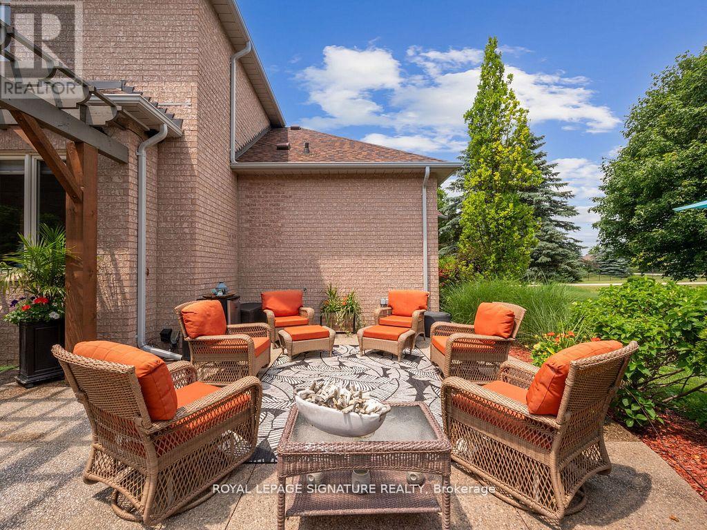 Photo 44 of 10 Forest Ridge Crescent, Halton Hills ON