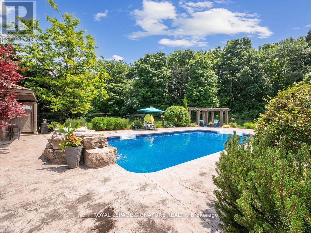 Photo 42 of 10 Forest Ridge Crescent, Halton Hills ON