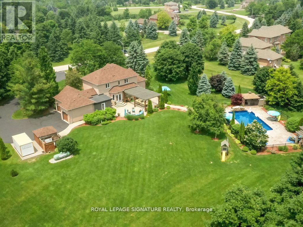 Photo 46 of 10 Forest Ridge Crescent, Halton Hills ON