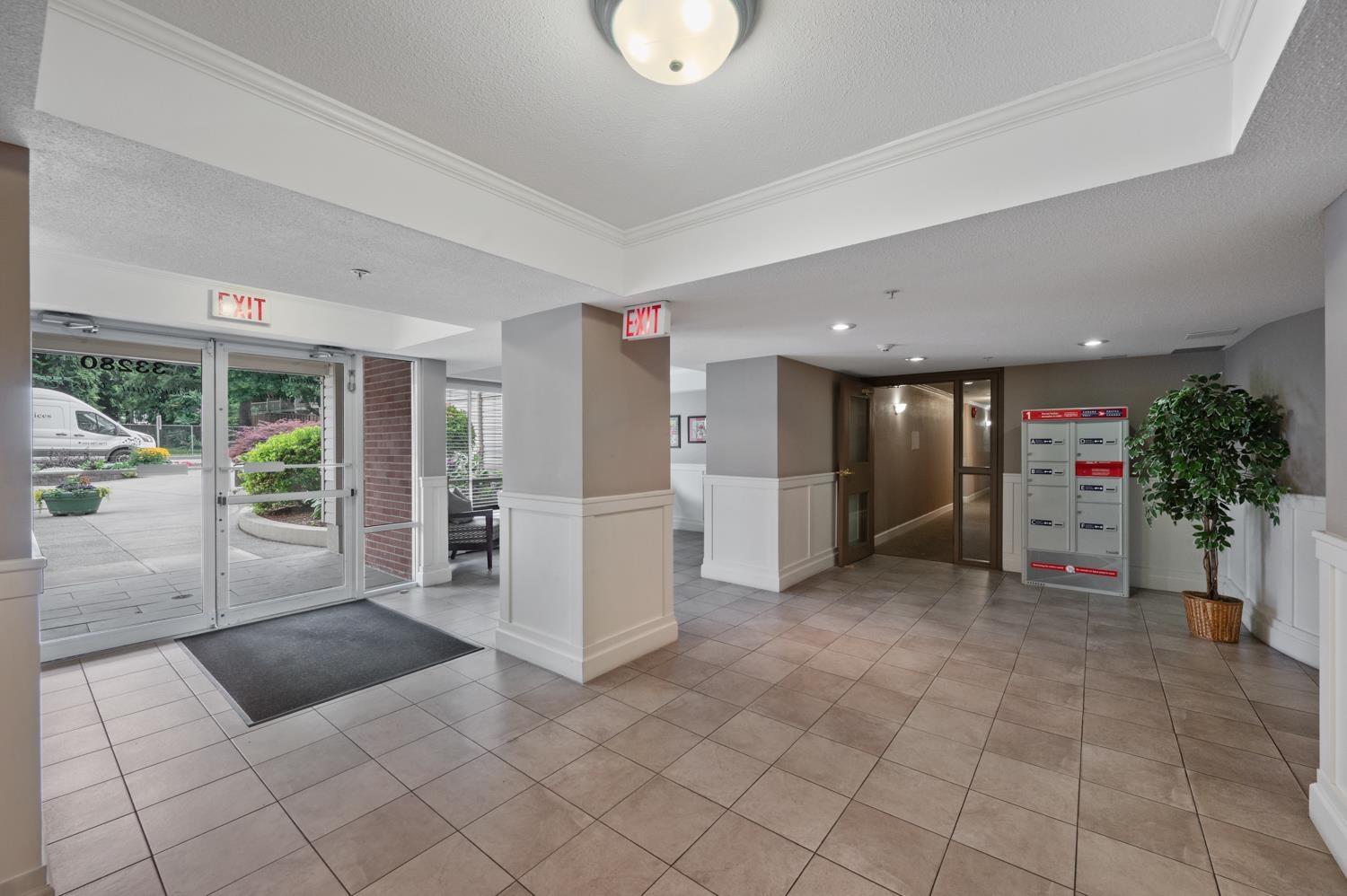 Photo 8 of 407 33280 E Bourquin Crescent, Abbotsford BC