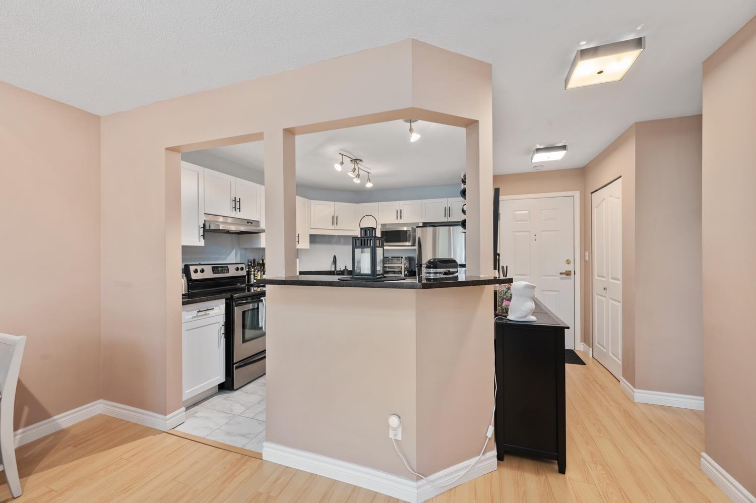 Photo 26 of 407 33280 E Bourquin Crescent, Abbotsford BC