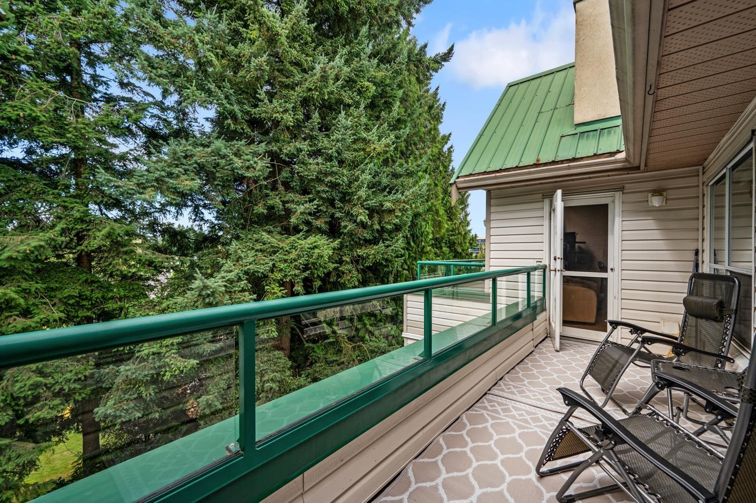 Photo 1 of 407 33280 E Bourquin Crescent, Abbotsford BC