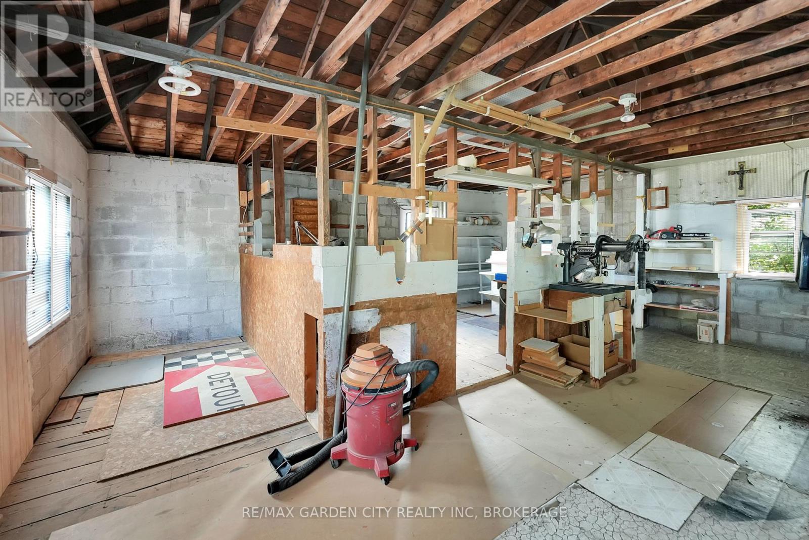 Photo 13 of 248 Wallace Avenue S, Welland ON