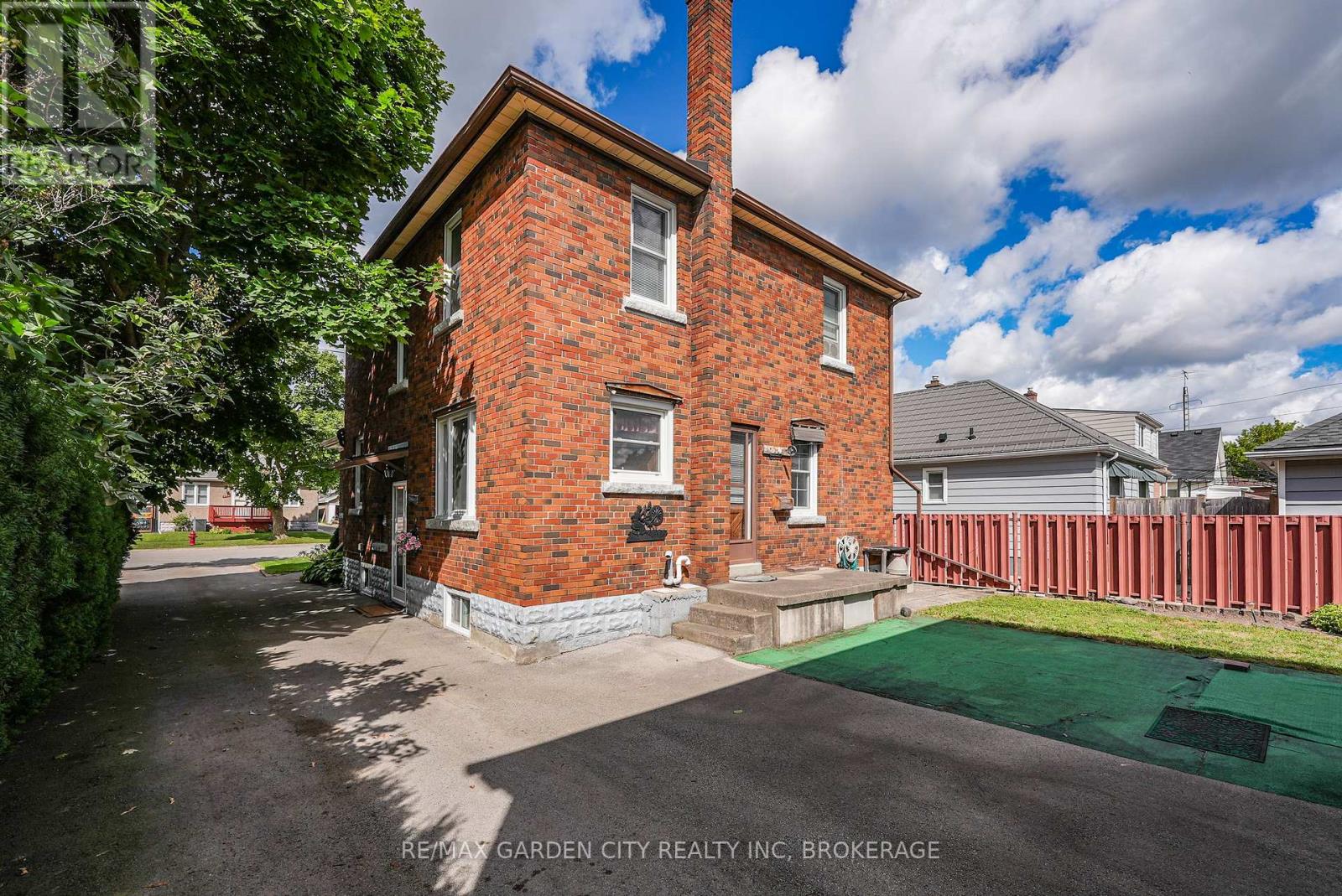 Photo 32 of 248 Wallace Avenue S, Welland ON