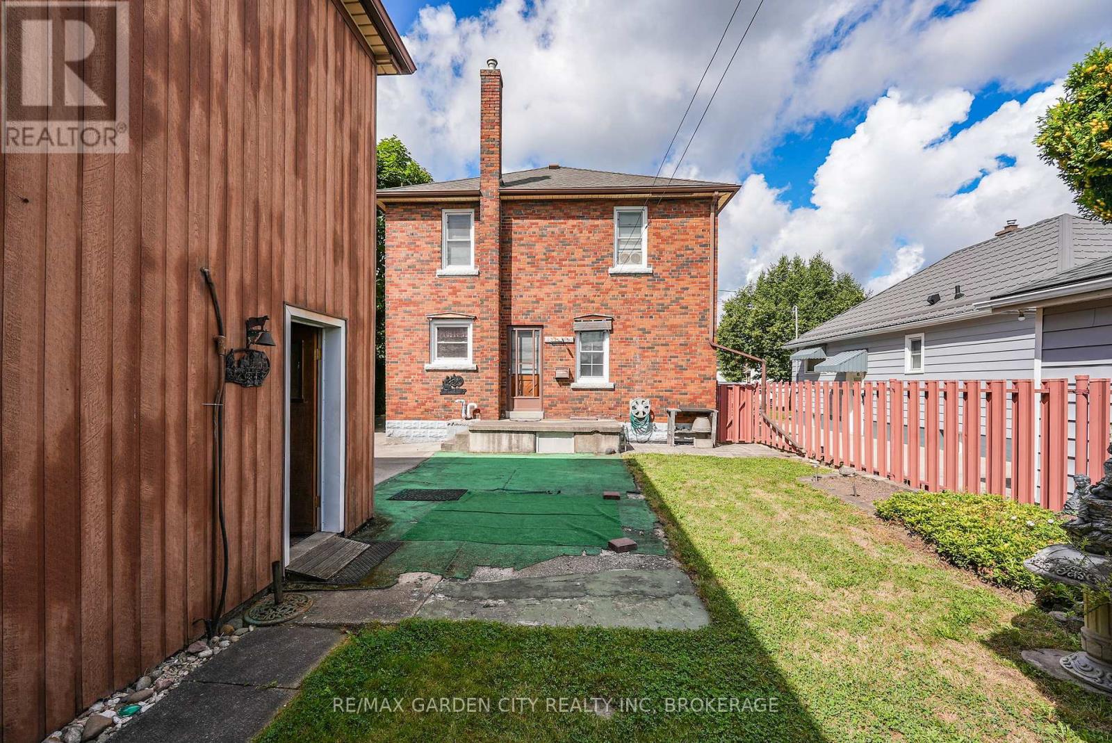 Photo 8 of 248 Wallace Avenue S, Welland ON