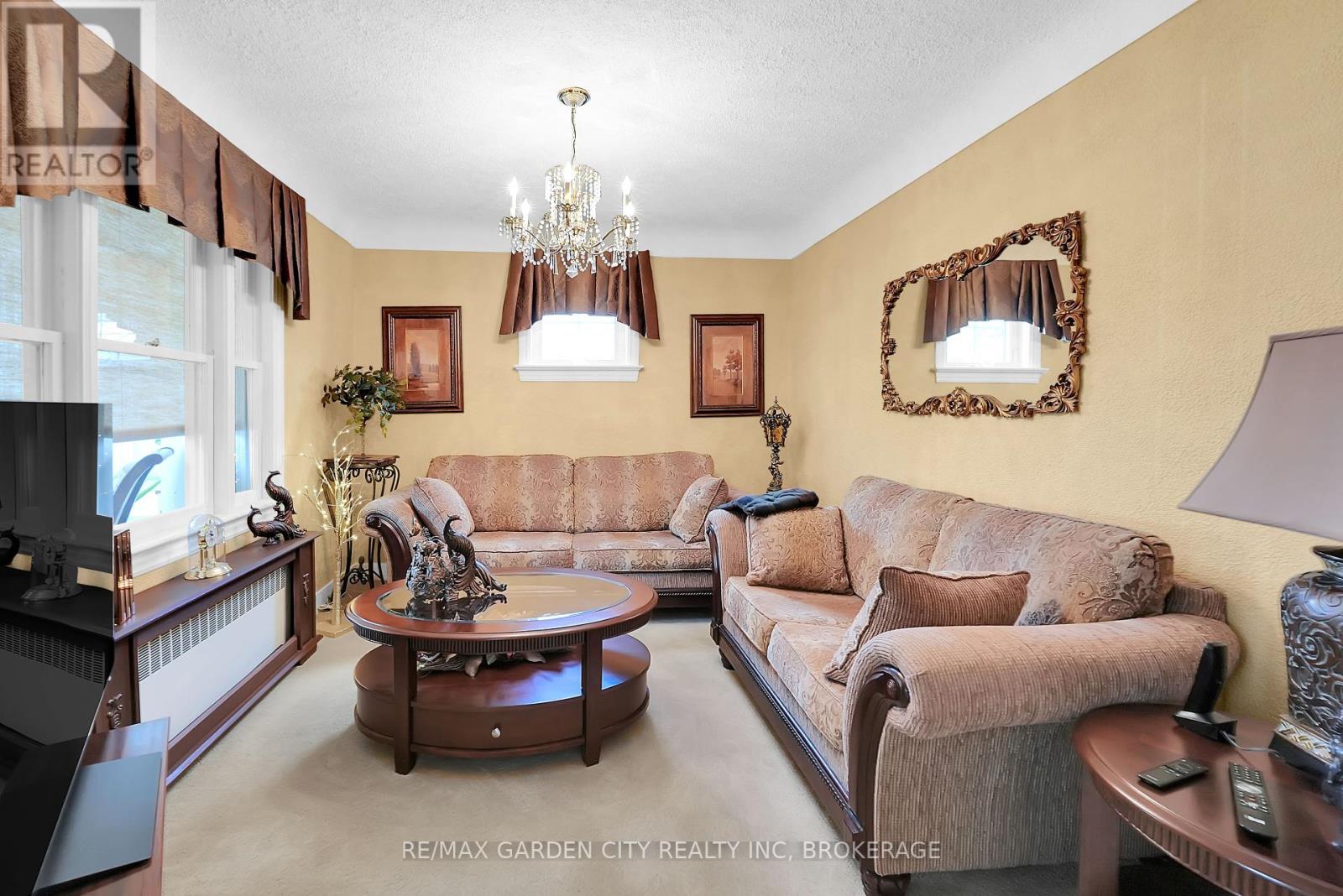 Photo 36 of 248 Wallace Avenue S, Welland ON