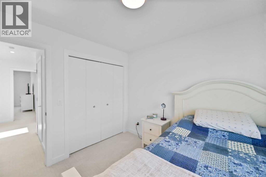 Single Family House for Sale in  Amblefield Terrace NW Moraine Calgary 