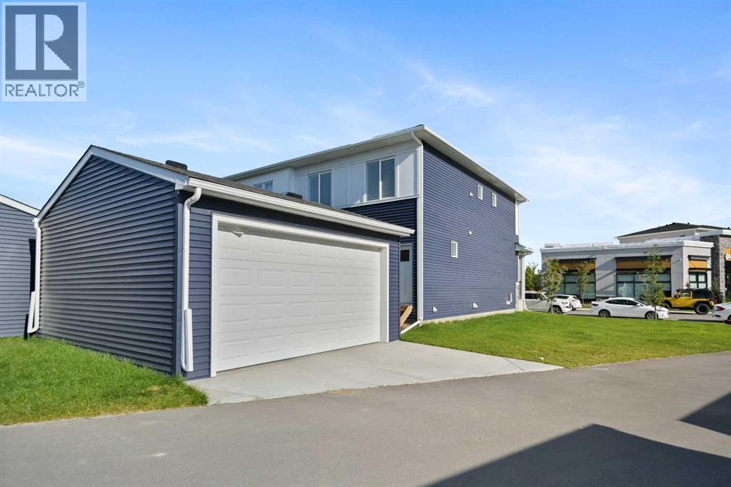 Single Family House for Sale in  Amblefield Terrace NW Moraine Calgary 