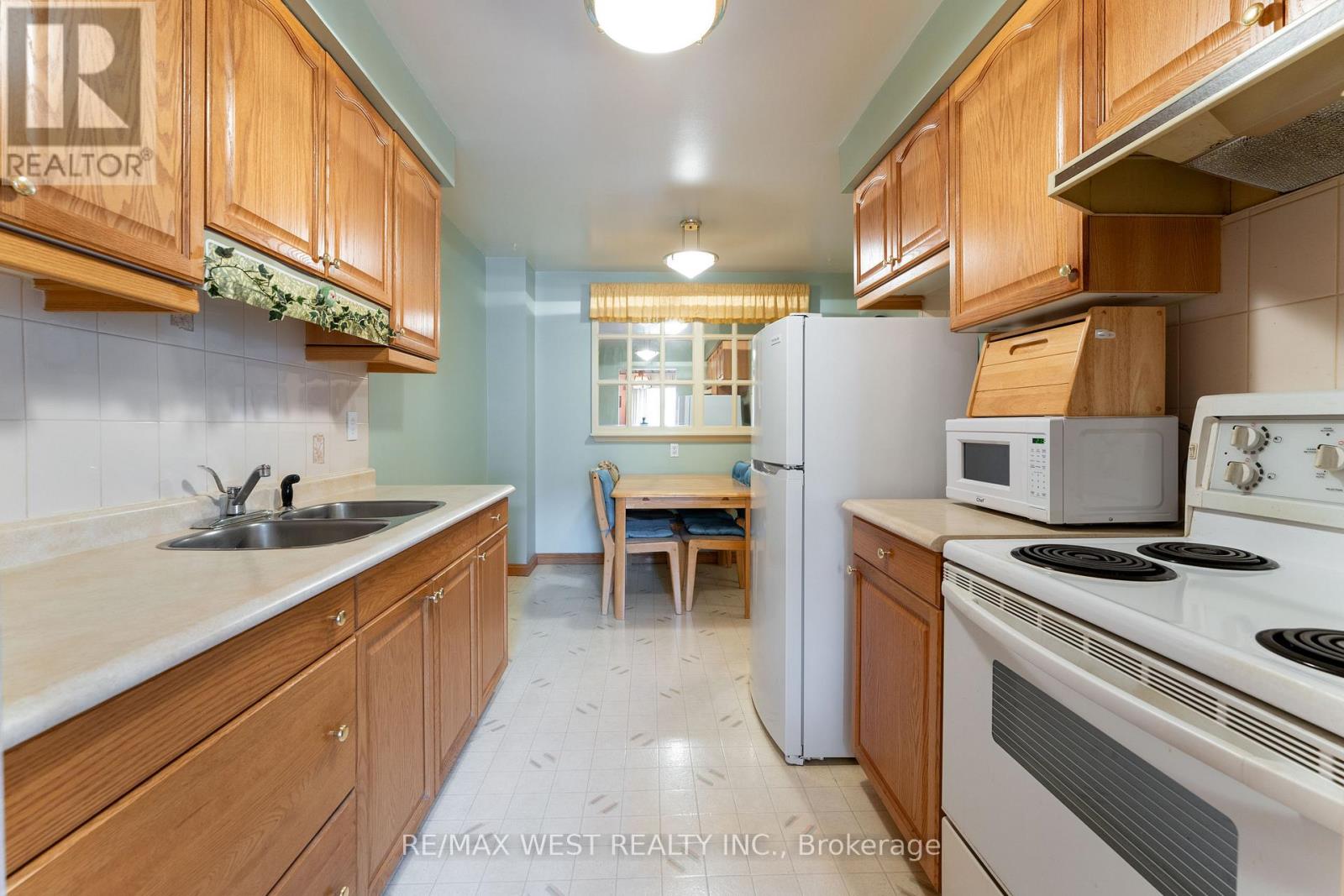 Photo 33 of 68 222 Pearson Street, Oshawa ON
