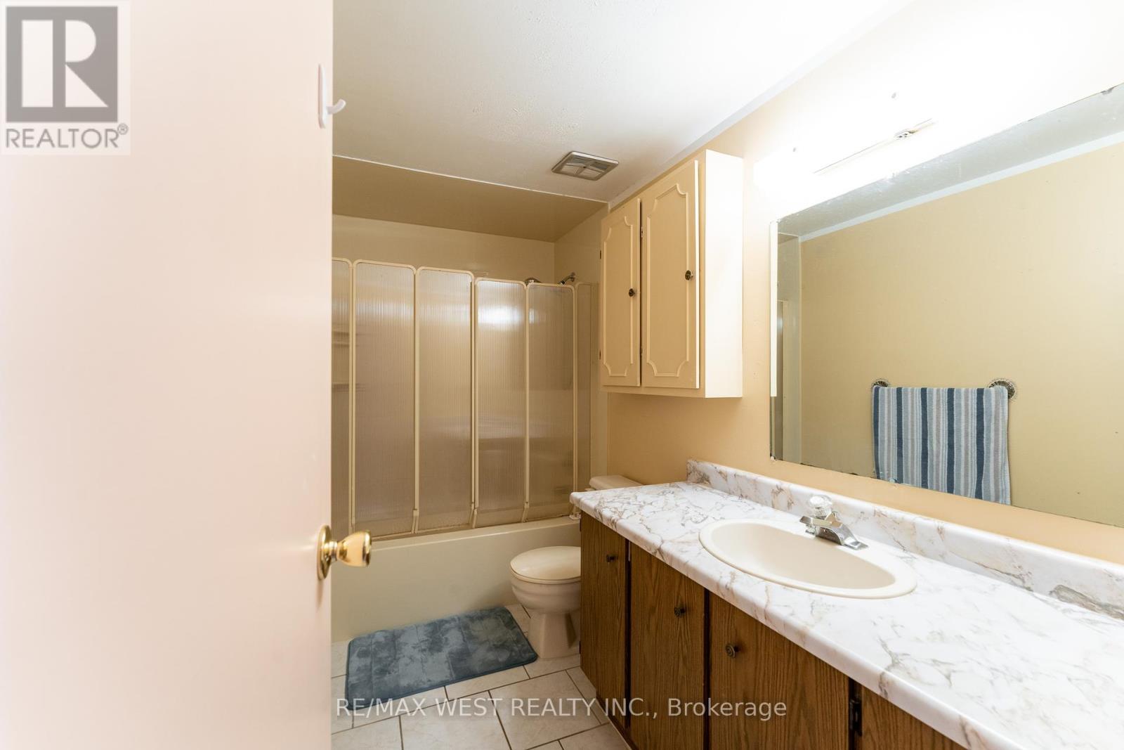 Photo 27 of 68 222 Pearson Street, Oshawa ON