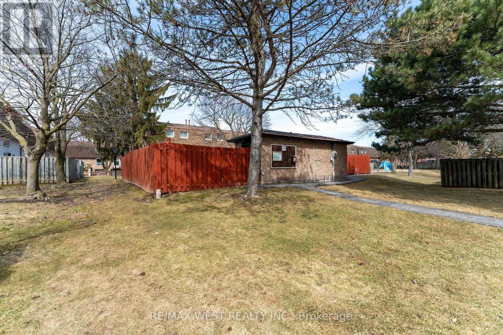 Photo 20 of 68 222 Pearson Street, Oshawa ON