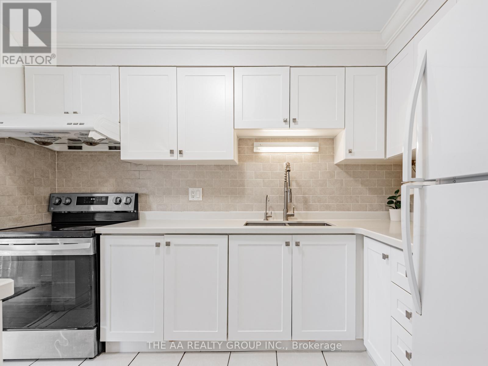 Photo 13 of 20 50 Bridletowne Circle, Toronto ON