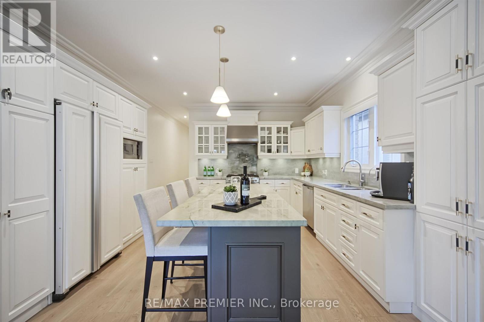 Photo 13 of 115 Southlawn Drive, Vaughan ON