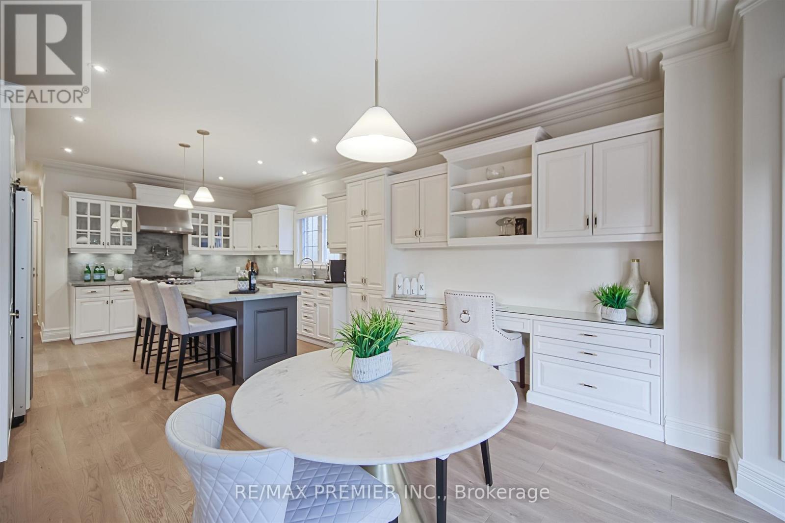 Photo 14 of 115 Southlawn Drive, Vaughan ON