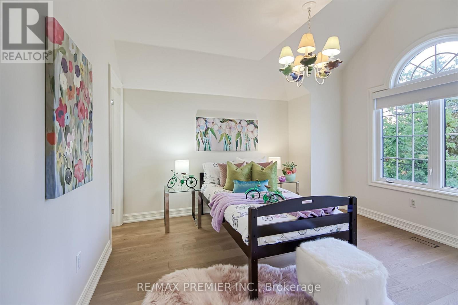Photo 30 of 115 Southlawn Drive, Vaughan ON