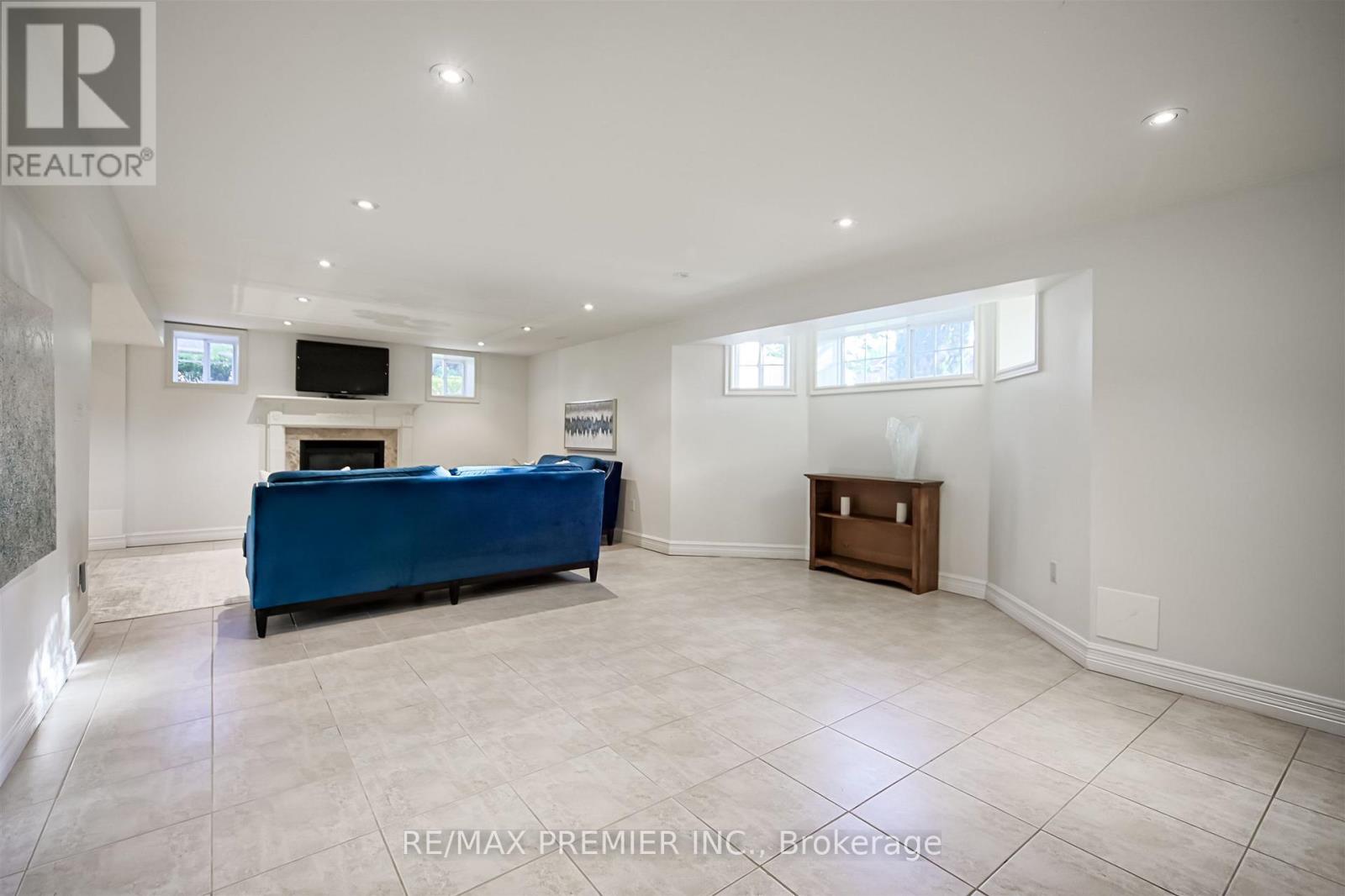 Photo 32 of 115 Southlawn Drive, Vaughan ON