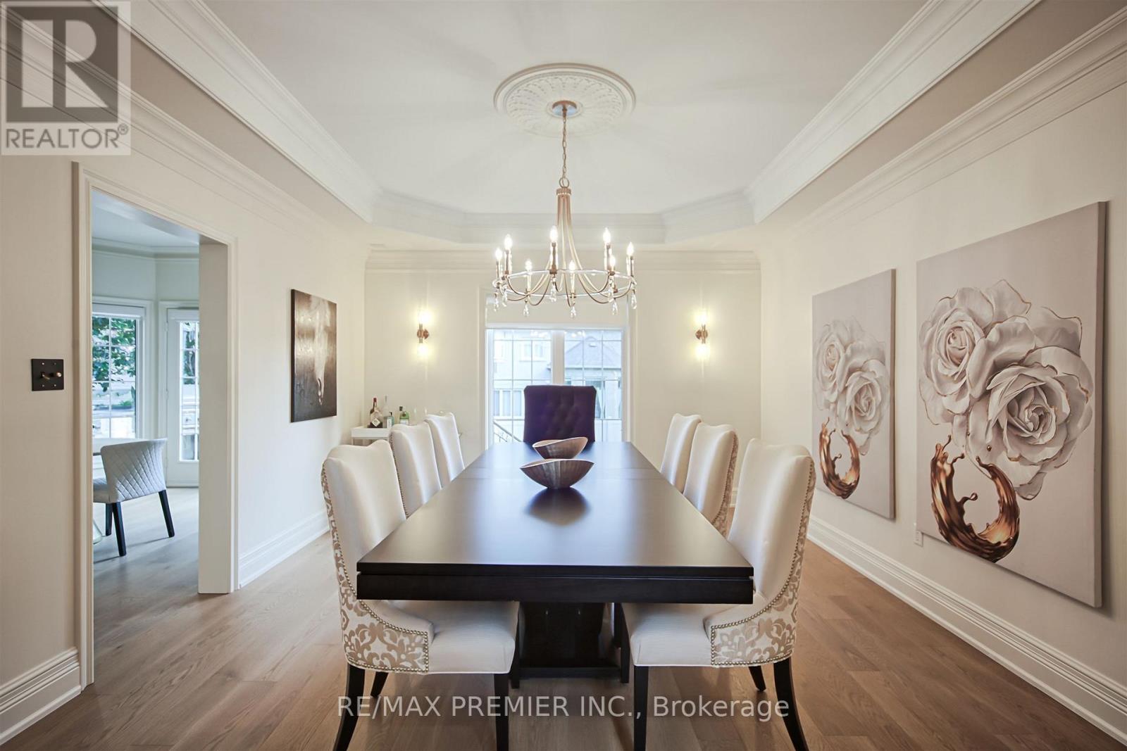 Photo 8 of 115 Southlawn Drive, Vaughan ON