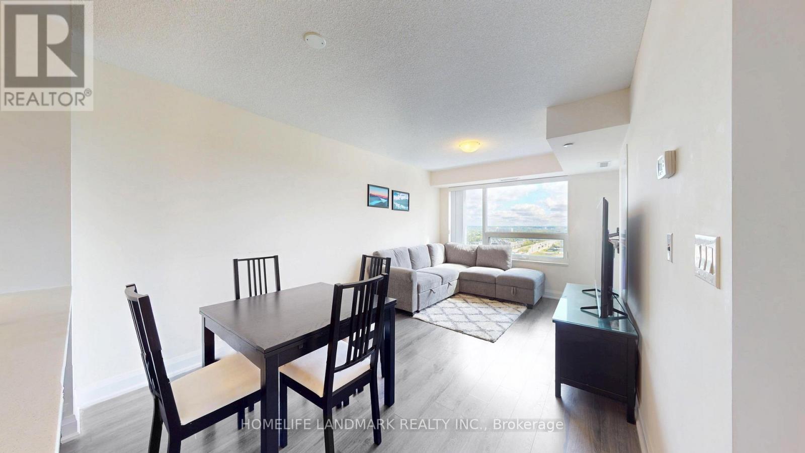 Photo 10 of 1910 1 Uptown Drive, Markham ON