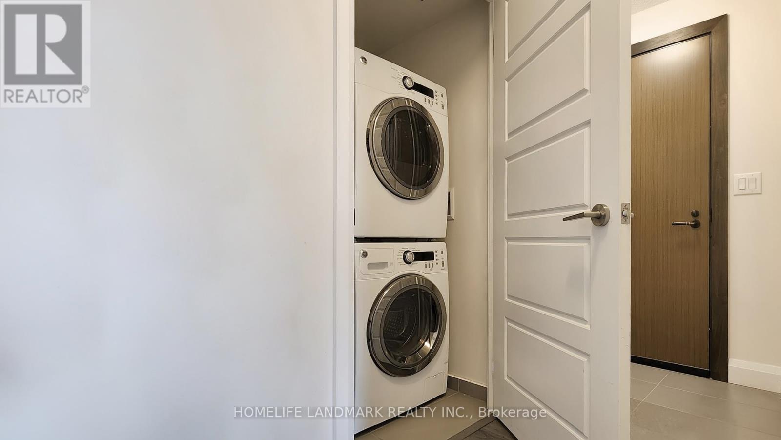 Photo 15 of 1910 1 Uptown Drive, Markham ON