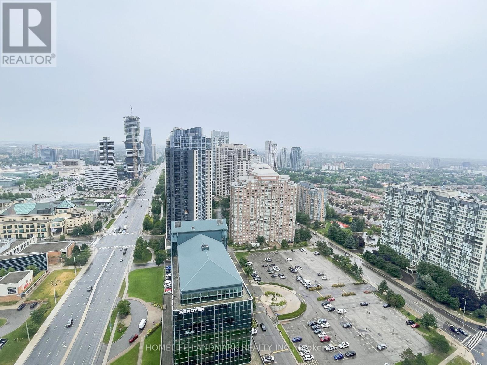Photo 3 of 2812 3900 Confederation Parkway, Mississauga ON