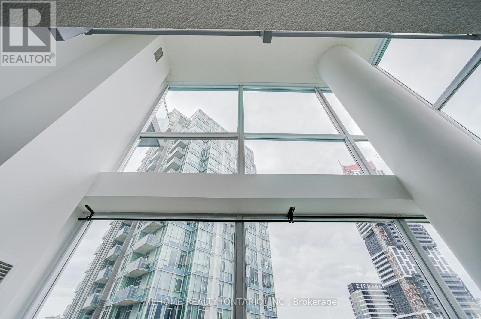 Photo 4 of 2103 223 Webb Drive, Mississauga ON