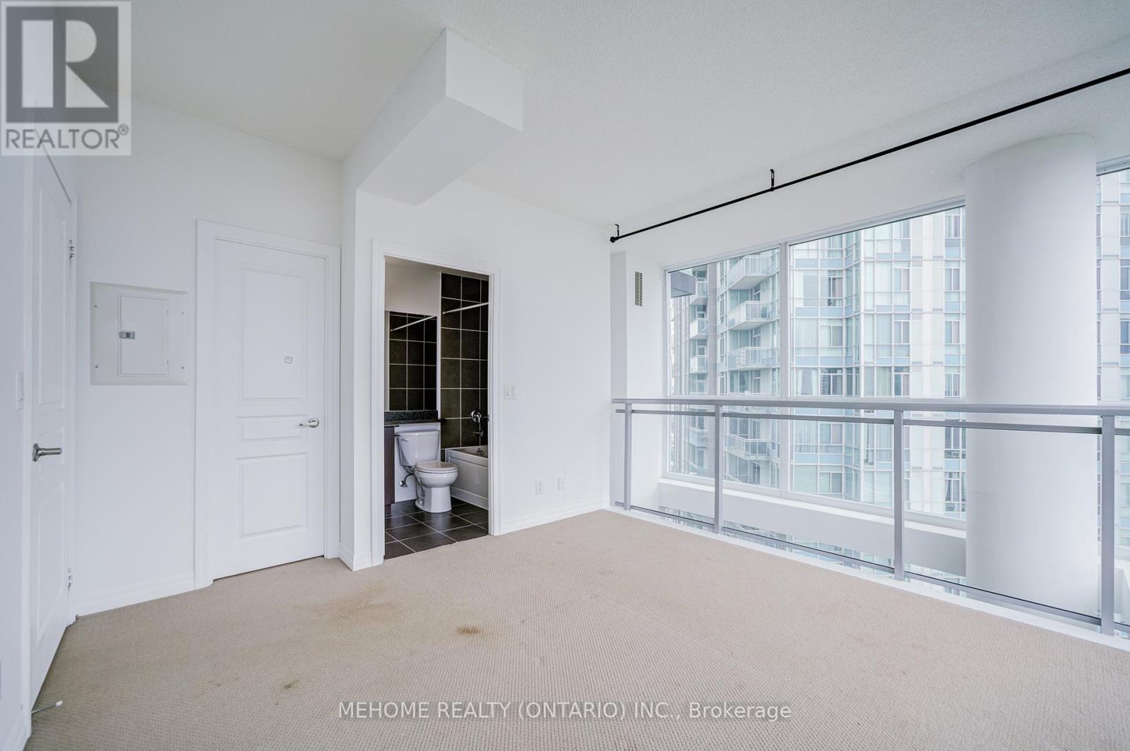 Photo 10 of 2103 223 Webb Drive, Mississauga ON