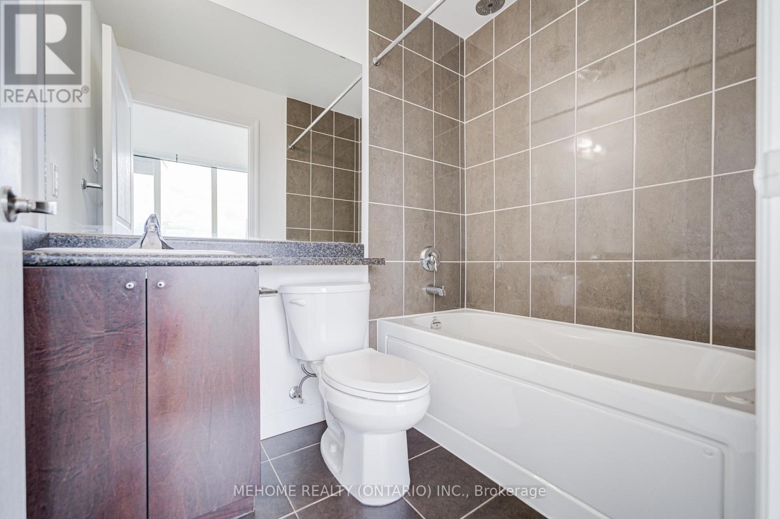 Photo 6 of 2103 223 Webb Drive, Mississauga ON