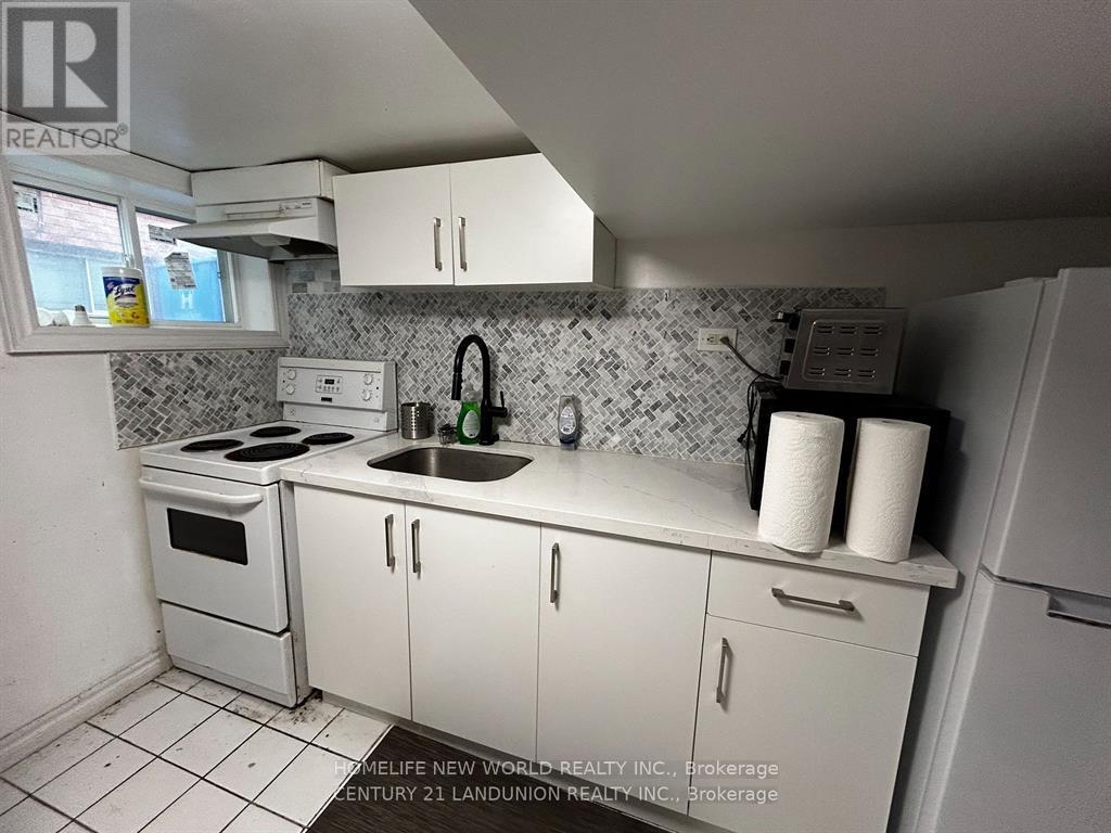 Photo 6 of Bsmt Rm 2 46 Arnold Street, Hamilton ON