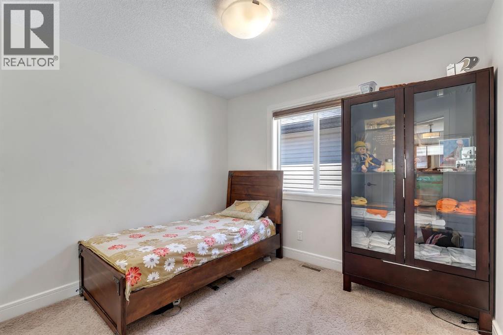 129 saddlelake Grove, Calgary, Alberta