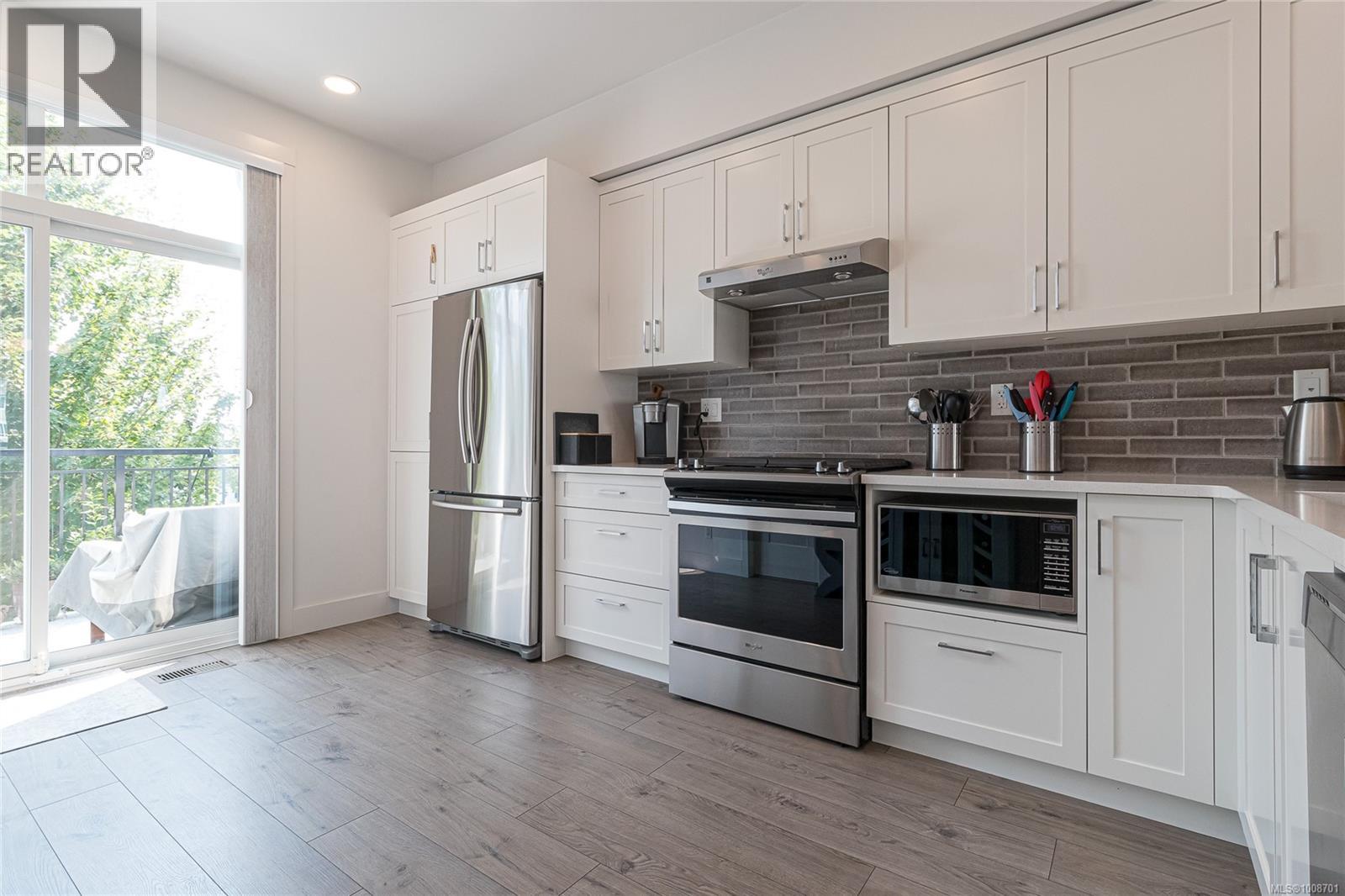 34 370 Latoria Blvd, Colwood