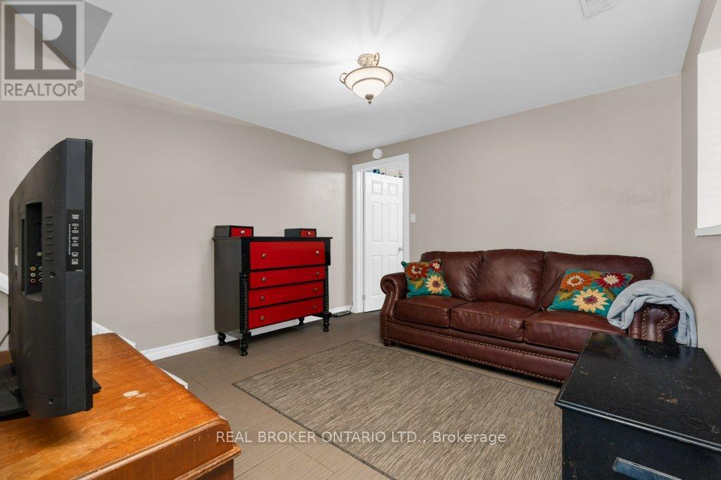 Photo 10 of 1909 Woods Bay Road, Severn ON