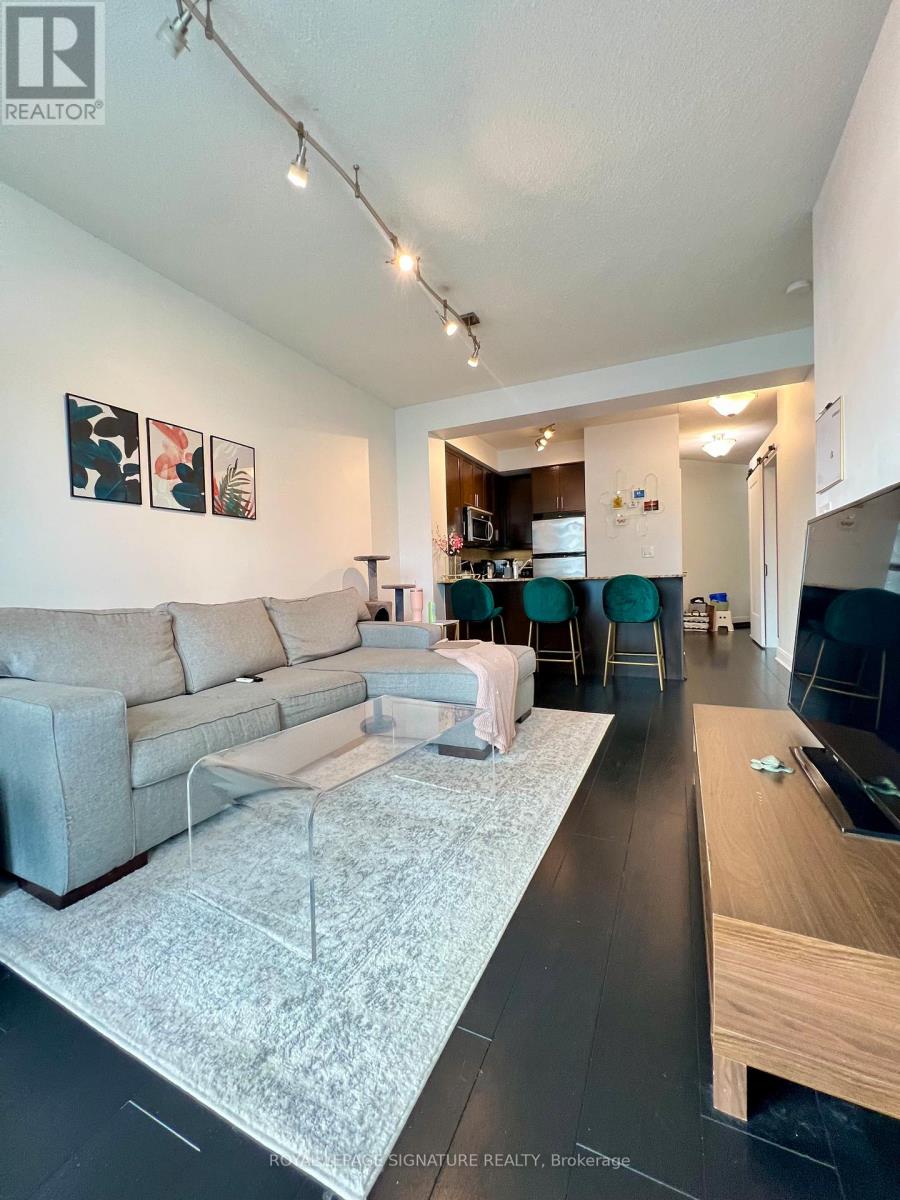Photo 5 of 607 80 Absolute Avenue, Mississauga ON
