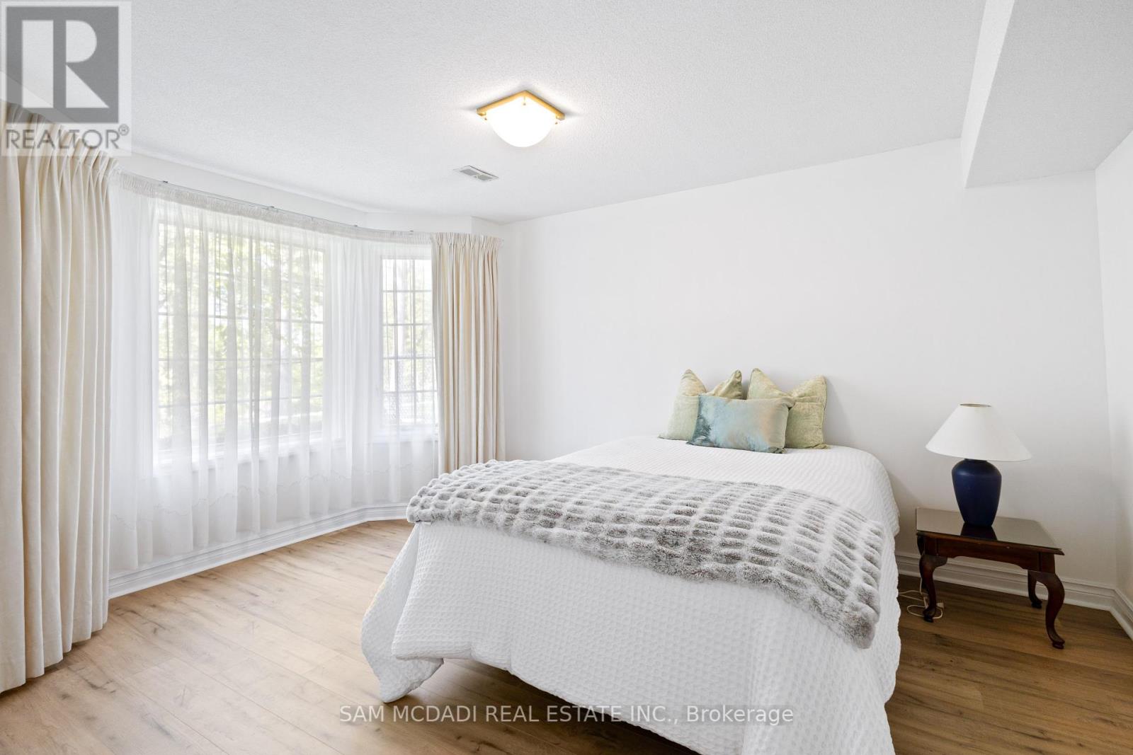 Photo 13 of 83 Royal Oak Drive, Brantford ON