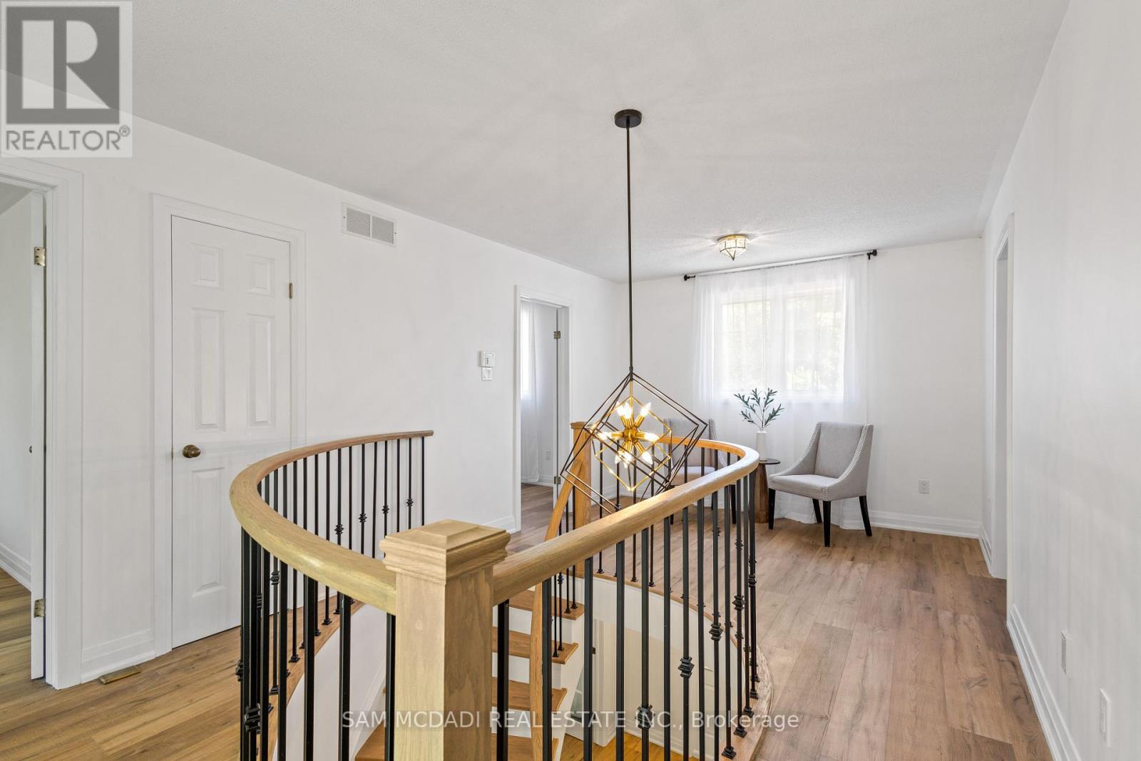 Photo 24 of 83 Royal Oak Drive, Brantford ON