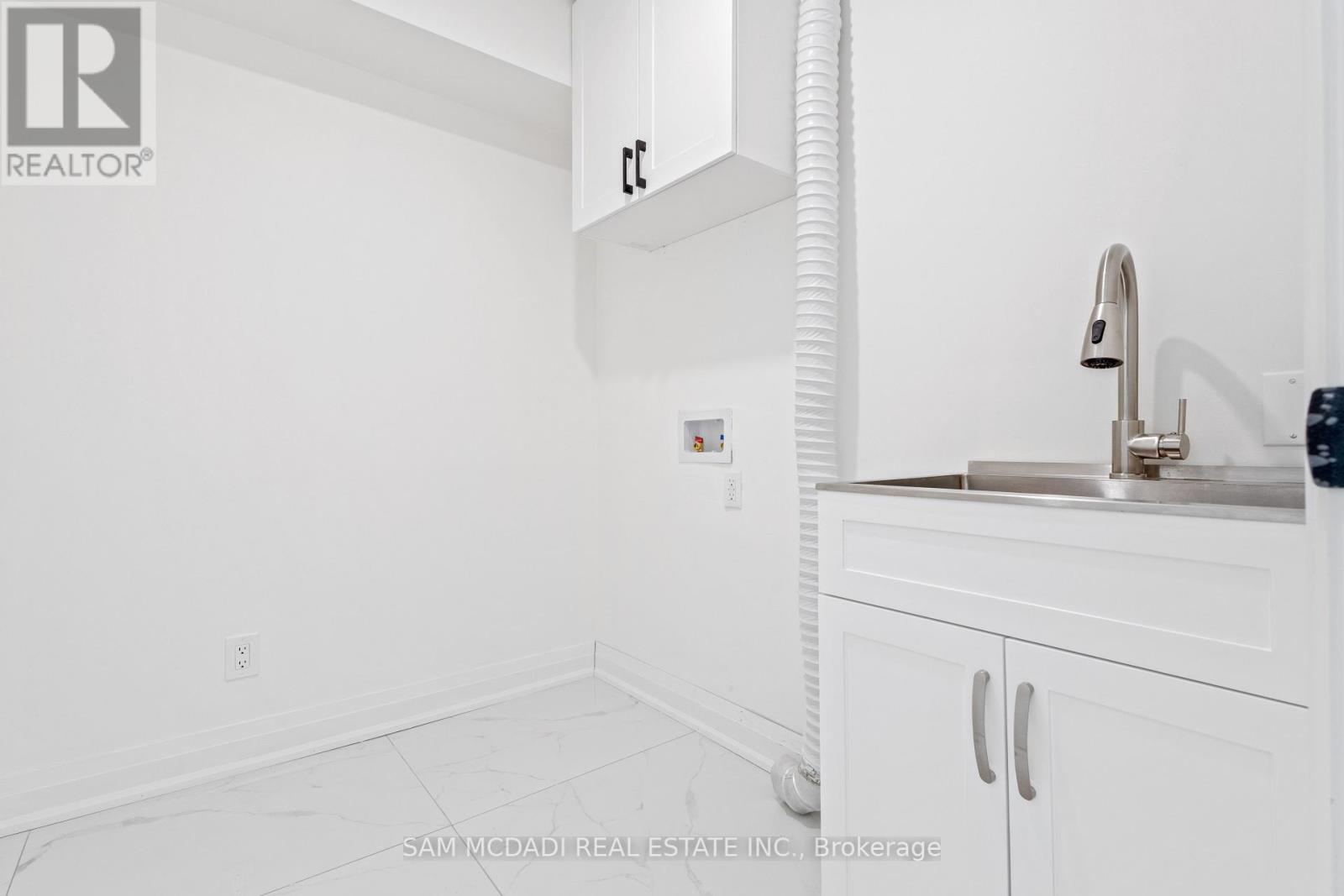 Photo 4 of 83 Royal Oak Drive, Brantford ON