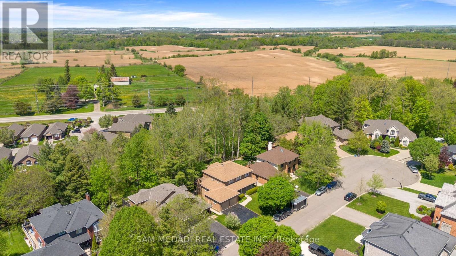 Photo 5 of 83 Royal Oak Drive, Brantford ON